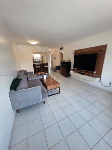 13101 Memorial Hwy 201 Hwy 201 201, North Miami, FL 33161