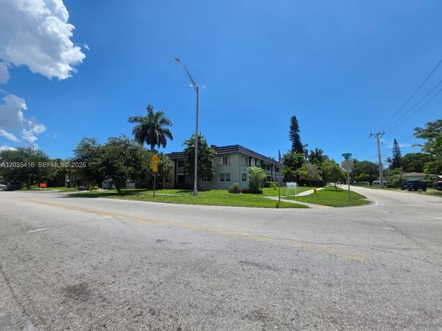 13101 Memorial Hwy 201 Hwy 201 201, North Miami, FL 33161