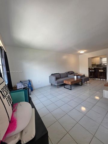 13101 Memorial Hwy 201 Hwy 201 201, North Miami, FL 33161