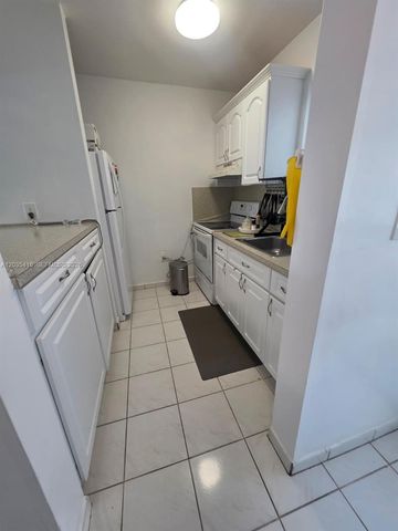13101 Memorial Hwy 201 Hwy 201 201, North Miami, FL 33161