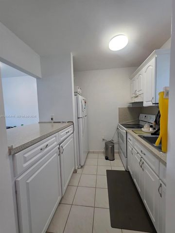 13101 Memorial Hwy 201 Hwy 201 201, North Miami, FL 33161