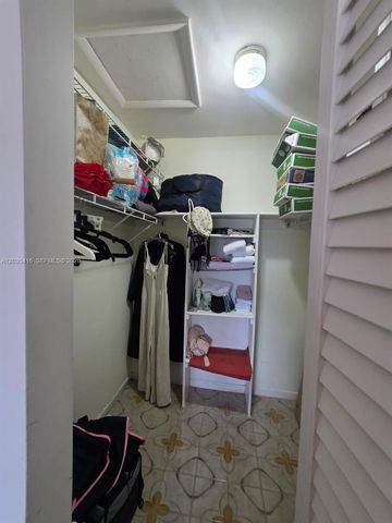 13101 Memorial Hwy 201 Hwy 201 201, North Miami, FL 33161