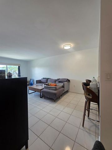 13101 Memorial Hwy 201 Hwy 201 201, North Miami, FL 33161
