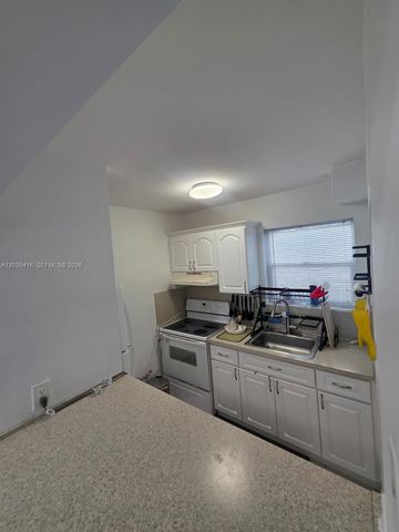 13101 Memorial Hwy 201 Hwy 201 201, North Miami, FL 33161