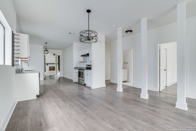 633 W Lullwood Ave, San Antonio, TX 78212