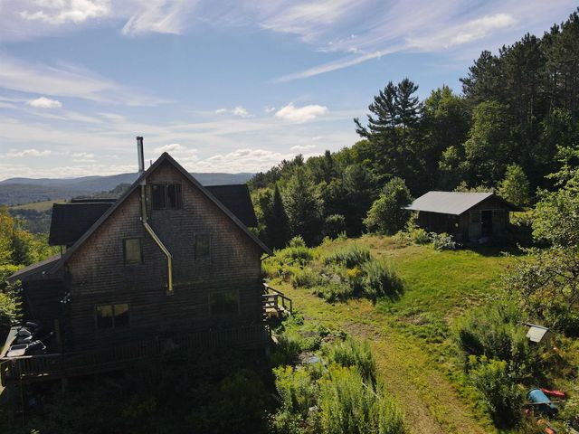 820 Farr Road, St. Johnsbury, VT 05819