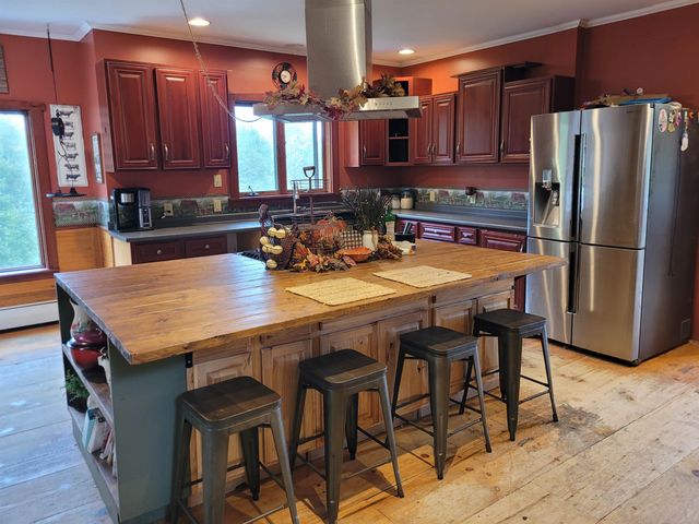 820 Farr Road, St. Johnsbury, VT 05819