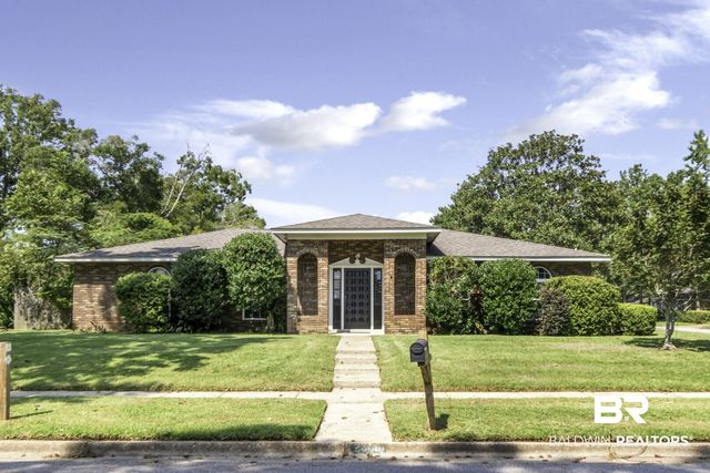 2300 E Christopher Drive E, Mobile, AL 36609