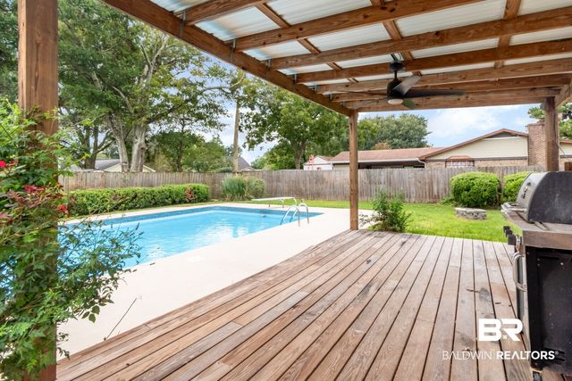 2300 E Christopher Drive E, Mobile, AL 36609