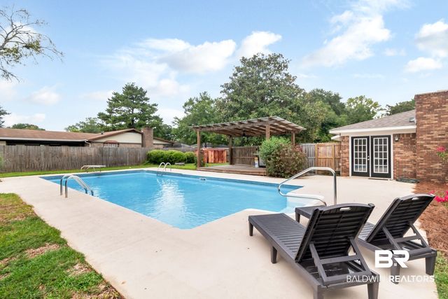 2300 E Christopher Drive E, Mobile, AL 36609