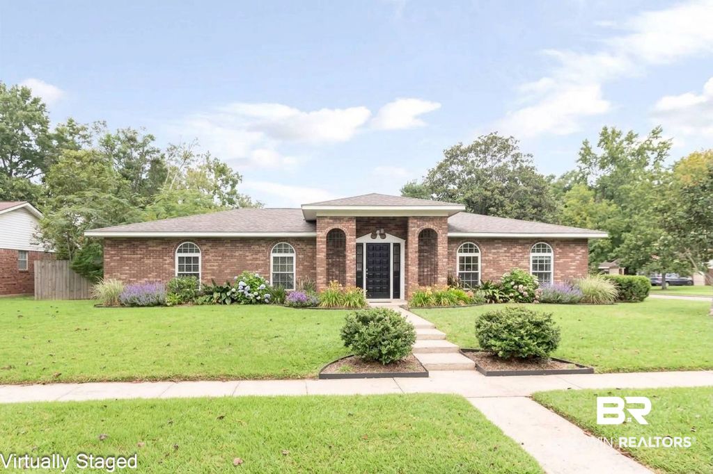 2300 E Christopher Drive E, Mobile, AL 36609