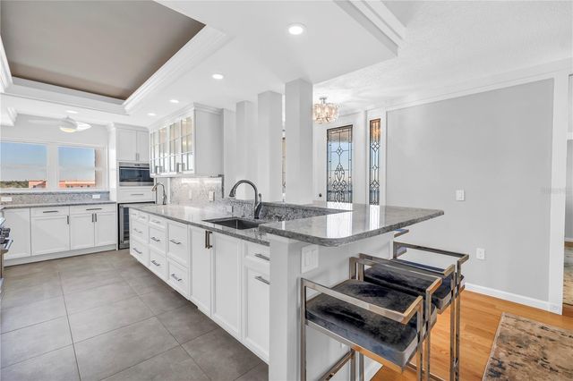 6020 SHORE BOULEVARD S 712, Gulfport, FL 33707