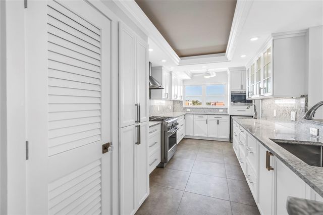 6020 SHORE BOULEVARD S 712, Gulfport, FL 33707