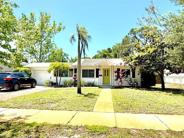 7228 6TH AVENUE N, St Petersburg, FL 33710