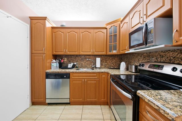 3725 S Ocean Drive 420, Hollywood, FL 33019