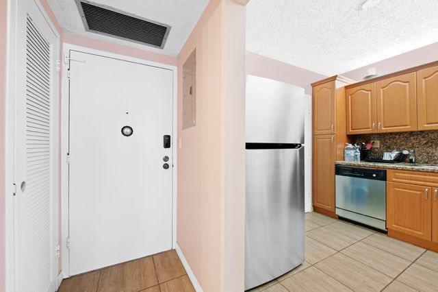 3725 S Ocean Drive 420, Hollywood, FL 33019