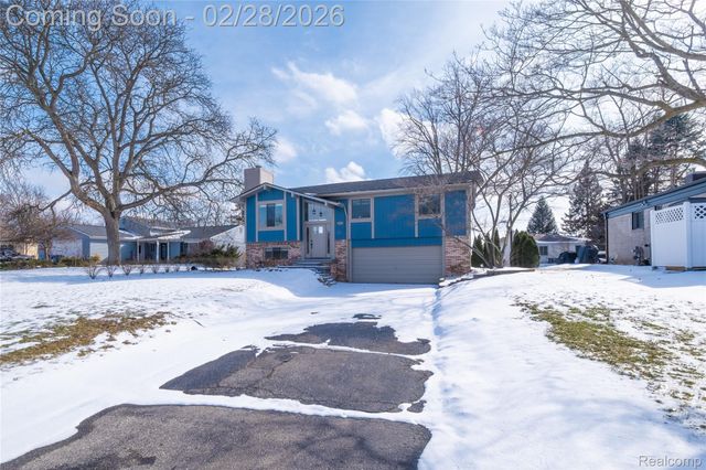 7663 Pleasant Manor Drive, Waterford Charter Township, MI 48327