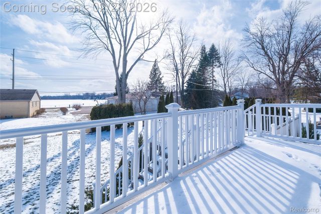 7663 Pleasant Manor Drive, Waterford Charter Township, MI 48327