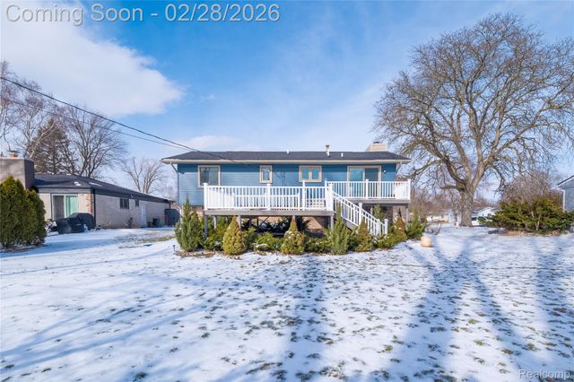 7663 Pleasant Manor Drive, Waterford Charter Township, MI 48327