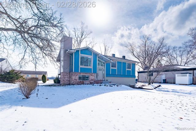 7663 Pleasant Manor Drive, Waterford Charter Township, MI 48327