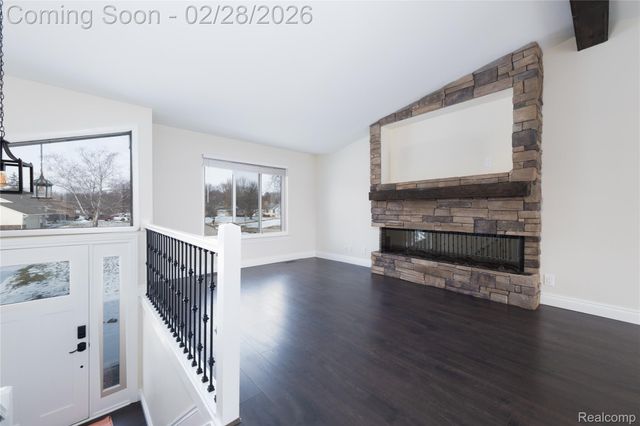 7663 Pleasant Manor Drive, Waterford Charter Township, MI 48327