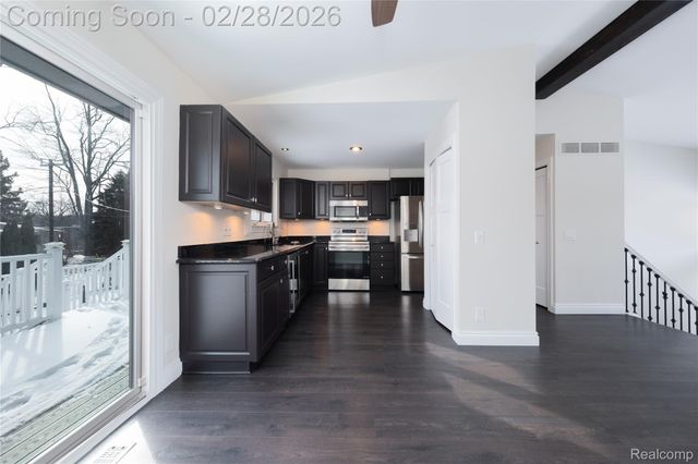 7663 Pleasant Manor Drive, Waterford Charter Township, MI 48327