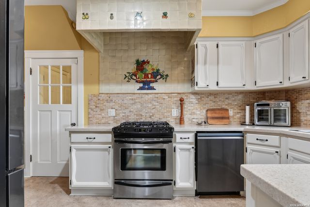 141 E MAGNOLIA AVE, San Antonio, TX 78212