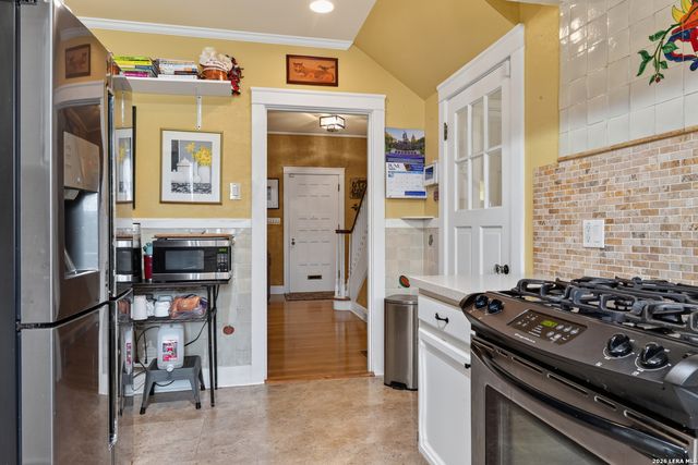 141 E MAGNOLIA AVE, San Antonio, TX 78212