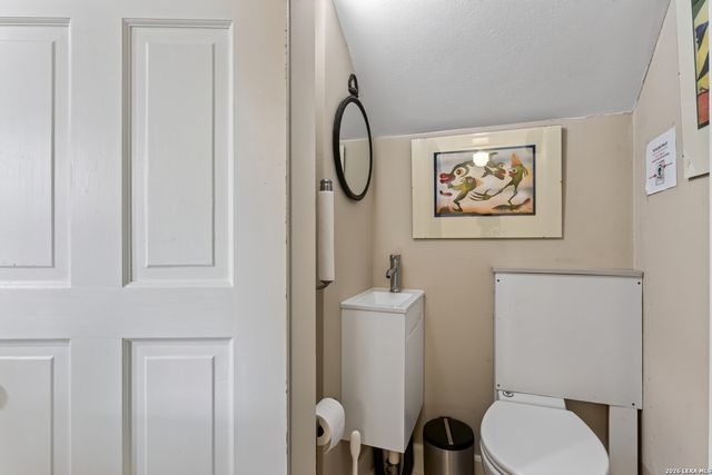 141 E MAGNOLIA AVE, San Antonio, TX 78212