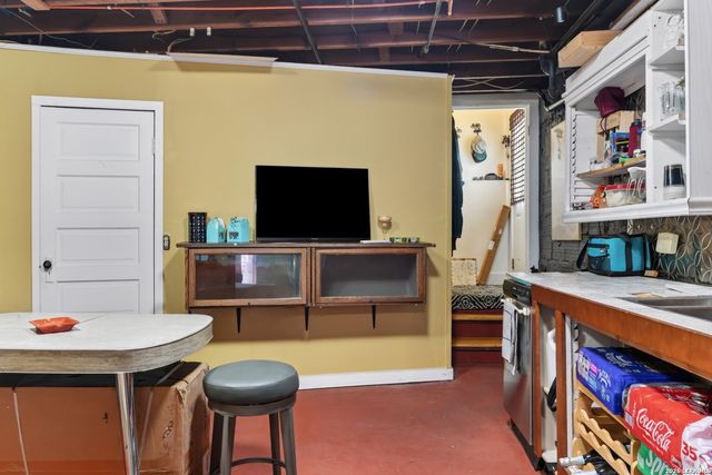 141 E MAGNOLIA AVE, San Antonio, TX 78212