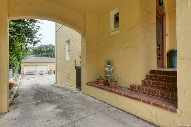 141 E MAGNOLIA AVE, San Antonio, TX 78212