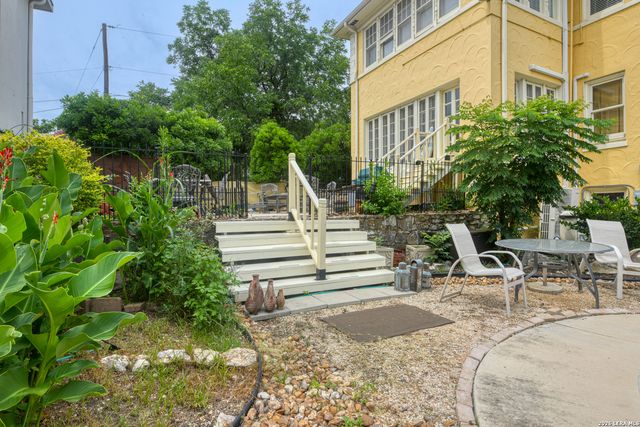 141 E MAGNOLIA AVE, San Antonio, TX 78212