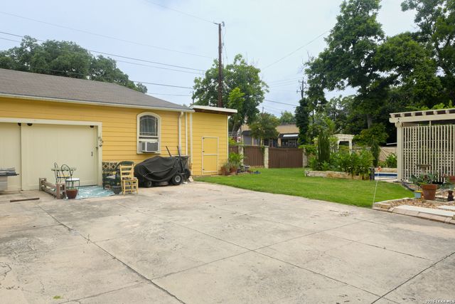 141 E MAGNOLIA AVE, San Antonio, TX 78212