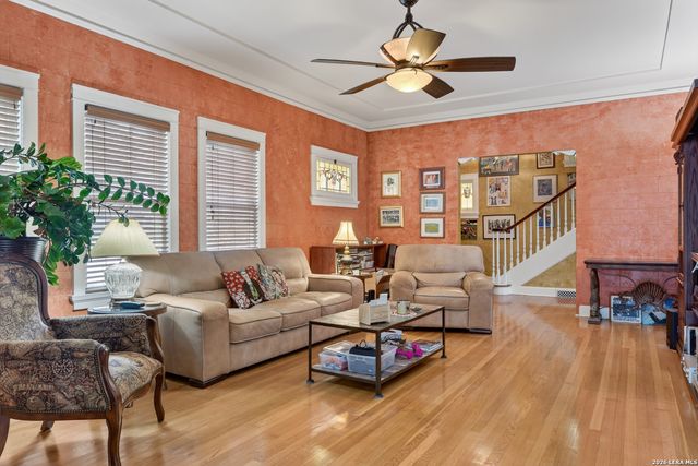 141 E MAGNOLIA AVE, San Antonio, TX 78212