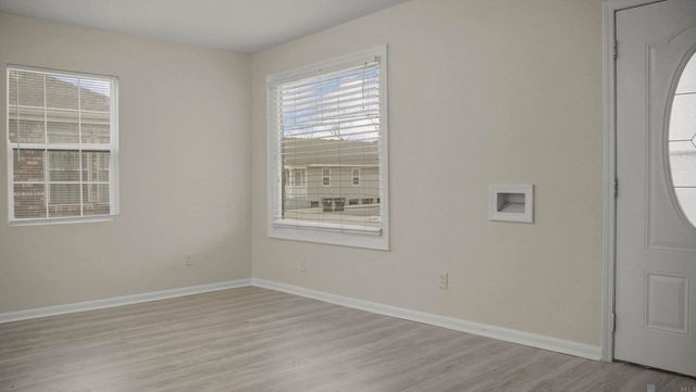 1830 Louisa St, New Orleans, LA 70117