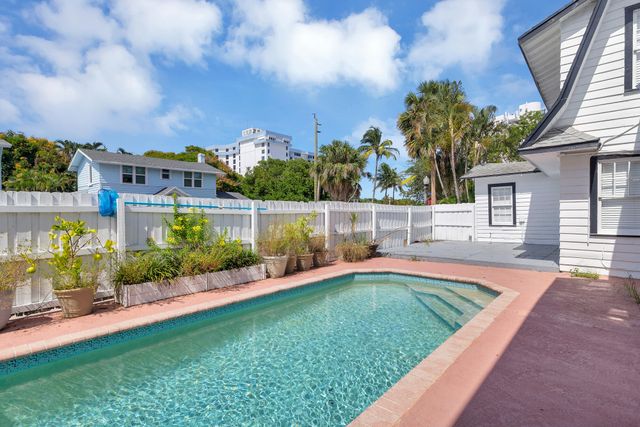 3901 Washington Road, West Palm Beach, FL 33405