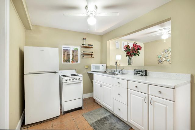 3901 Washington Road, West Palm Beach, FL 33405