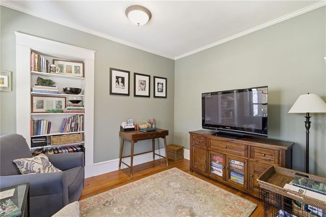 1602 W End Place, Greensboro, NC 27403