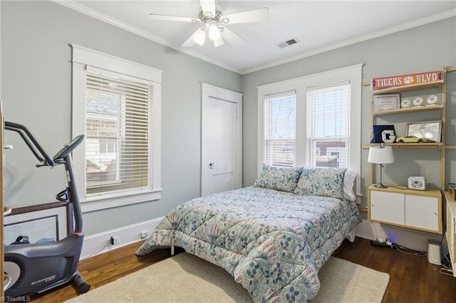 1602 W End Place, Greensboro, NC 27403