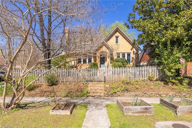 1602 W End Place, Greensboro, NC 27403