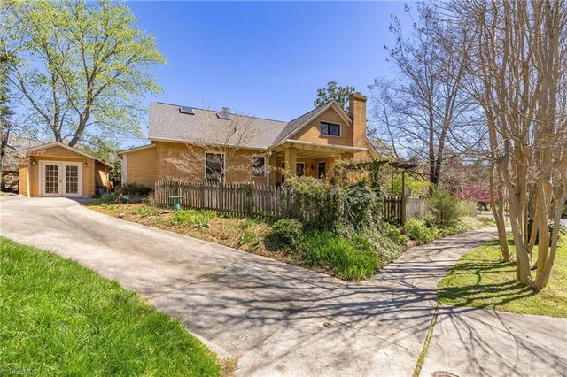 1602 W End Place, Greensboro, NC 27403