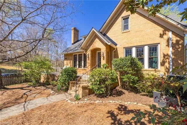 1602 W End Place, Greensboro, NC 27403