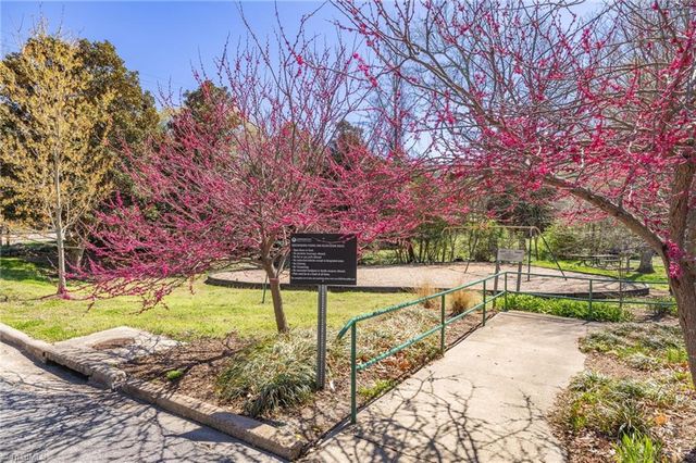 1602 W End Place, Greensboro, NC 27403