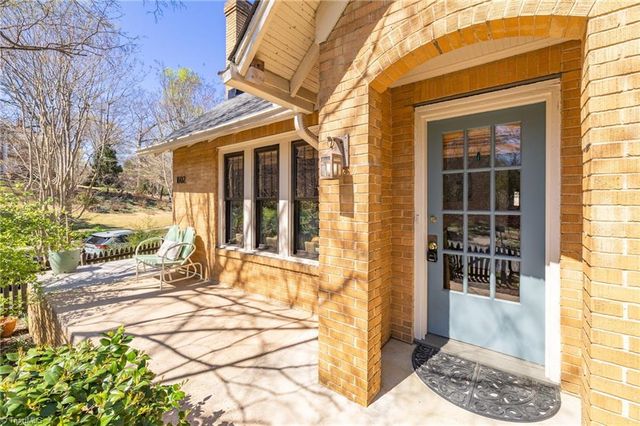 1602 W End Place, Greensboro, NC 27403