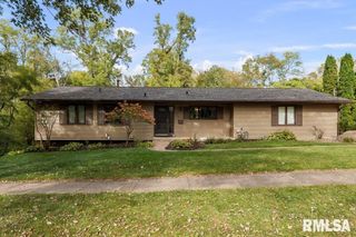 223 28TH Avenue, Moline, IL 61265