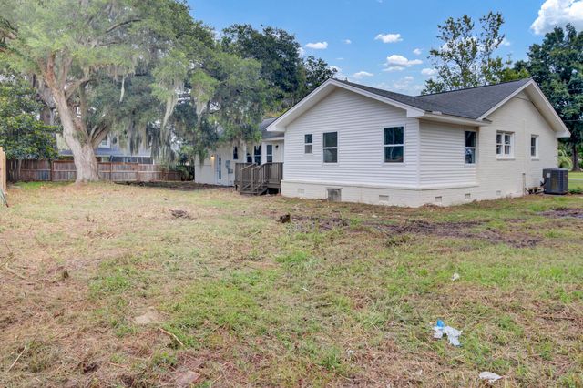 1822 Mallard Circle, Moncks Corner, SC 29461