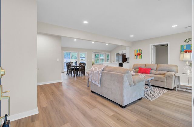 1822 Mallard Circle, Moncks Corner, SC 29461