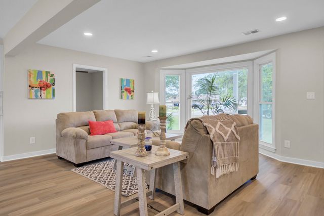 1822 Mallard Circle, Moncks Corner, SC 29461