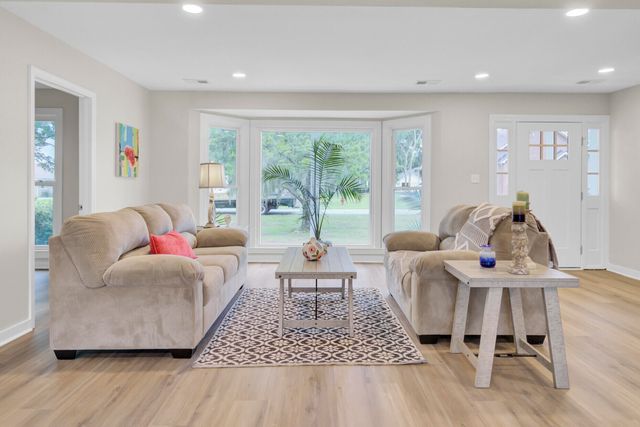 1822 Mallard Circle, Moncks Corner, SC 29461