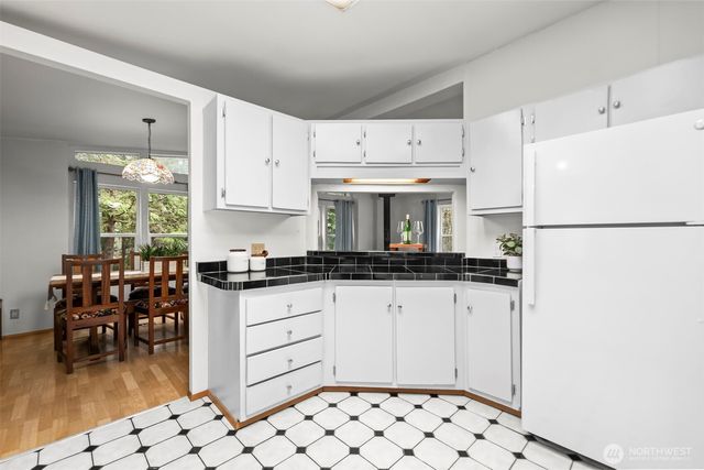 61 N Cresthill Way, Hoodsport, WA 98548